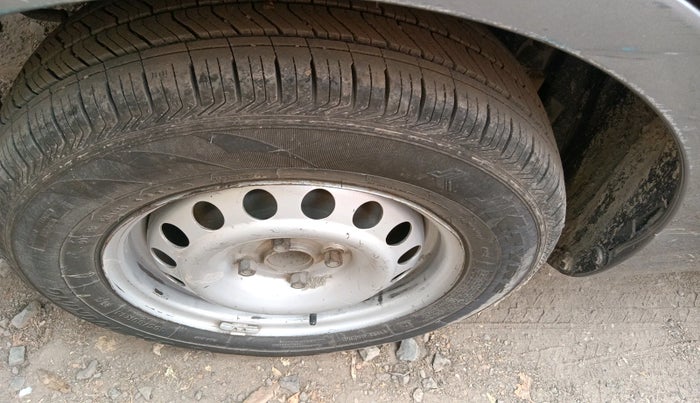 2014 Maruti Swift Dzire VXI, Petrol, Manual, 80,326 km, tyre