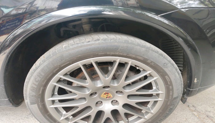 2016 Porsche Cayenne S DIESEL, Diesel, Automatic, 89,355 km, tyre