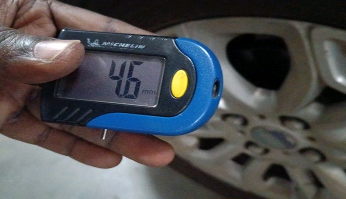 2014 Ford Ecosport TITANIUM 1.5L PETROL AT, Petrol, Automatic, 3,01,913 km, tyre