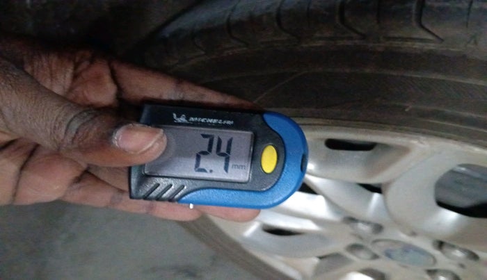 2014 Ford Ecosport TITANIUM 1.5L PETROL AT, Petrol, Automatic, 3,01,913 km, tyre