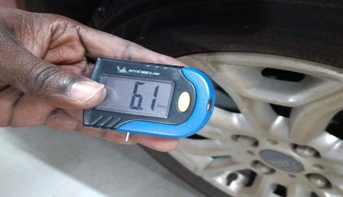 2014 Ford Ecosport TITANIUM 1.5L PETROL AT, Petrol, Automatic, 3,01,913 km, tyre