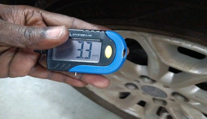 2014 Ford Ecosport TITANIUM 1.5L PETROL AT, Petrol, Automatic, 3,01,913 km, tyre