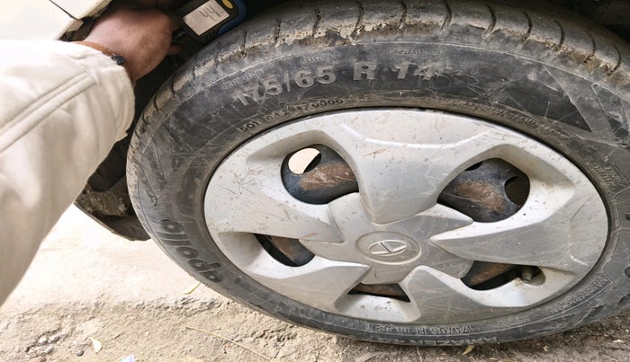 2019 Tata Tiago XT PETROL, Petrol, Manual, 1,14,006 km, tyre