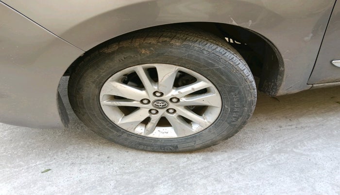 2018 Toyota Innova Crysta 2.4 VX 7 STR, Diesel, Manual, 95,601 km, tyre