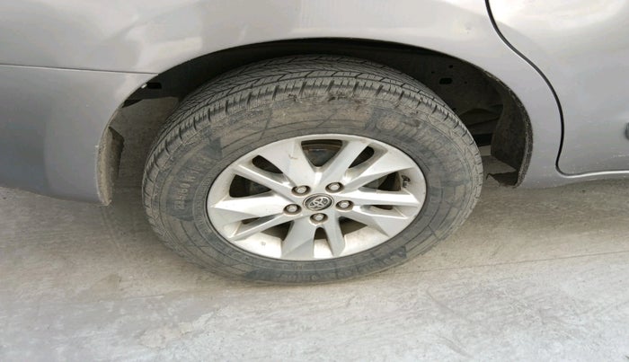 2018 Toyota Innova Crysta 2.4 VX 7 STR, Diesel, Manual, 95,601 km, tyre