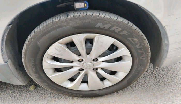 2015 Maruti Baleno DELTA CVT PETROL 1.2, Petrol, Automatic, 53,683 km, tyre