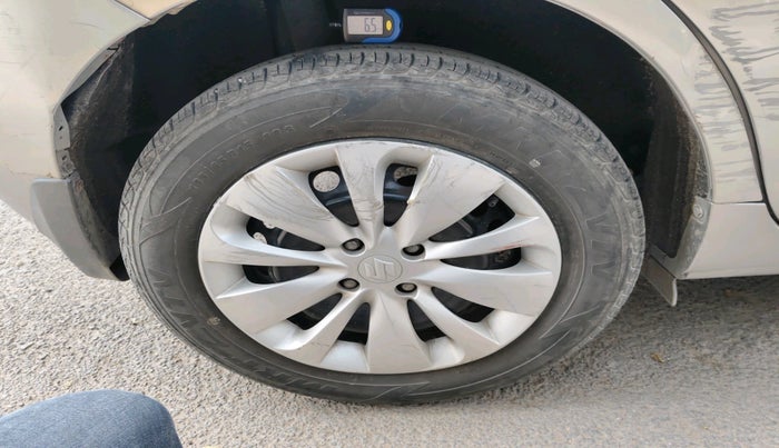 2015 Maruti Baleno DELTA CVT PETROL 1.2, Petrol, Automatic, 53,683 km, tyre