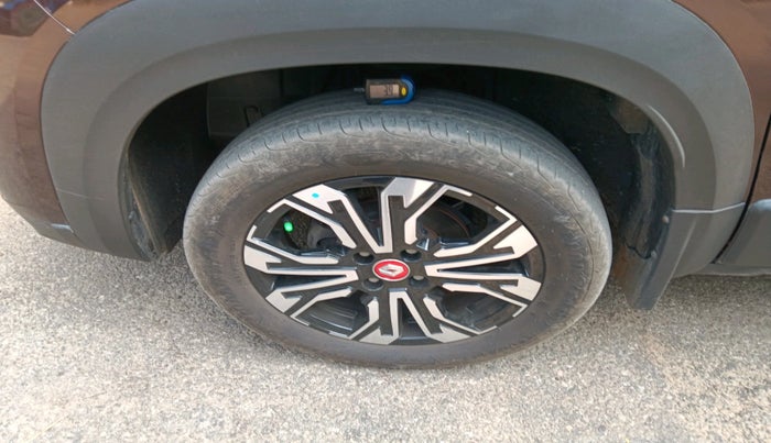 2023 Renault Kiger RXZ TURBO CVT, Petrol, Automatic, 33,668 km, tyre