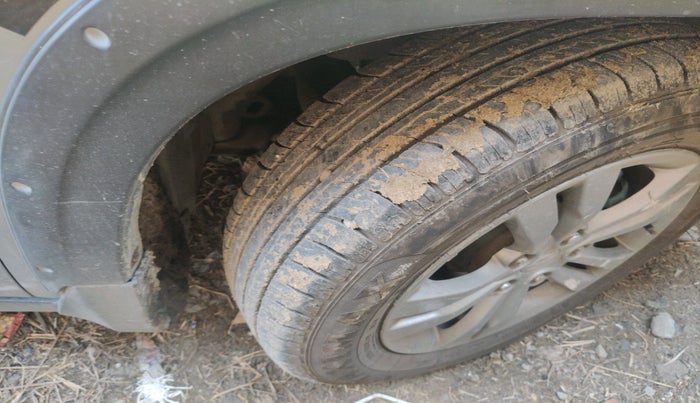 2017 Maruti Vitara Brezza VDI (O), Diesel, Manual, 1,29,870 km, tyre