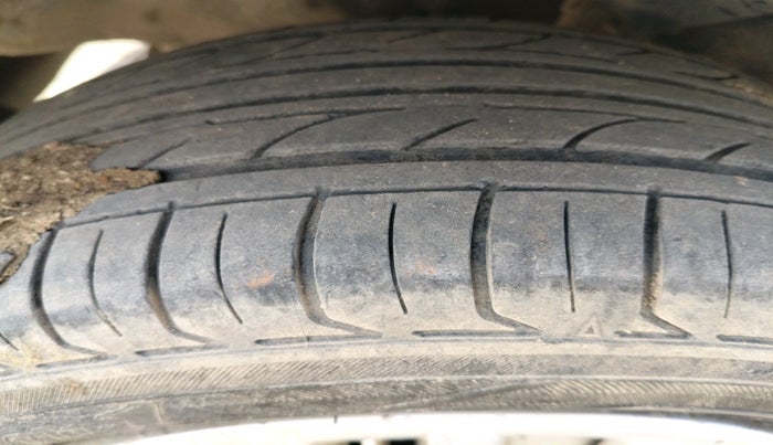 2014 Hyundai Santro Xing GLS, Petrol, Manual, 1,38,510 km, tyre