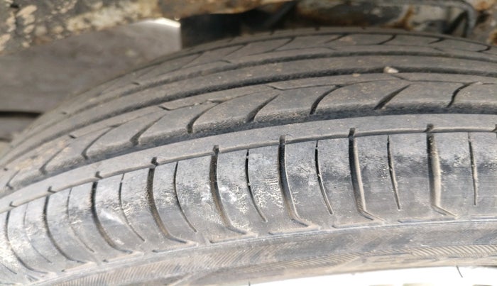 2014 Hyundai Santro Xing GLS, Petrol, Manual, 1,38,510 km, tyre