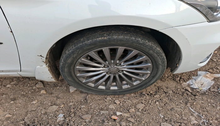 2017 Maruti Ciaz ALPHA DIESEL 1.3, Diesel, Manual, 1,66,267 km, tyre