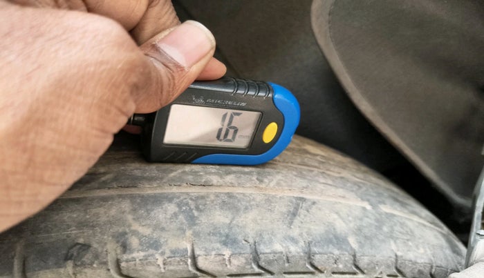 2011 Hyundai i10 MAGNA 1.2, Petrol, Manual, 98,423 km, tyre