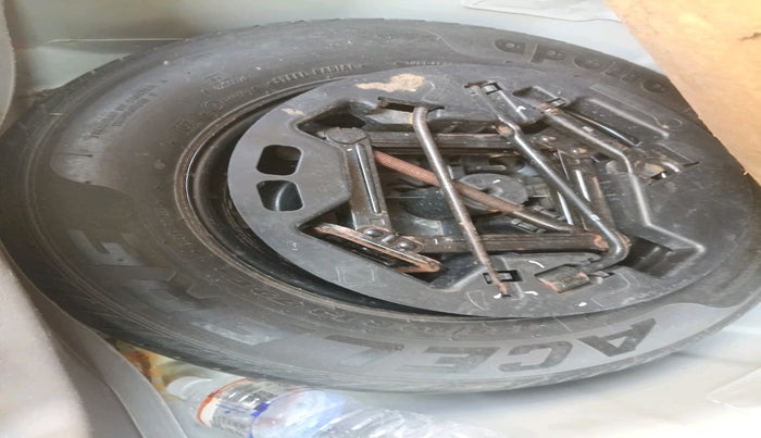 2012 Hyundai i10 SPORTZ 1.2, Petrol, Manual, 61,638 km, tyre