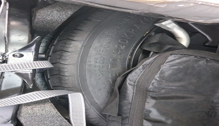 2022 Skoda Kodiaq L&K, Petrol, Automatic, 31,683 km, tyre