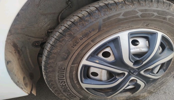 2020 Tata ALTROZ XE PETROL, Petrol, Manual, 68,202 km, tyre