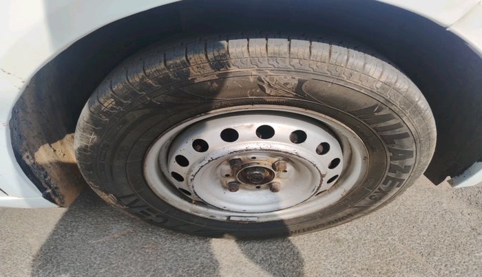 2020 Tata ALTROZ XE PETROL, Petrol, Manual, 68,202 km, tyre