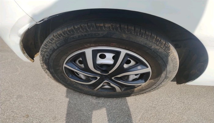 2020 Tata ALTROZ XE PETROL, Petrol, Manual, 68,202 km, tyre