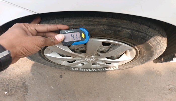 2017 Hyundai Eon D-LITE+, Petrol, Manual, 42,361 km, tyre