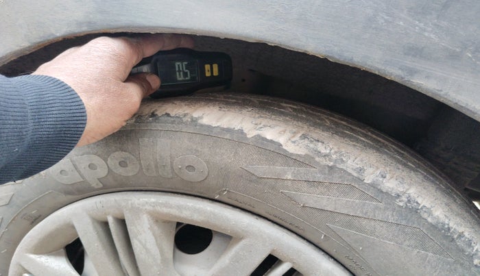 2018 Hyundai Eon ERA +, Petrol, Manual, 1,80,851 km, tyre