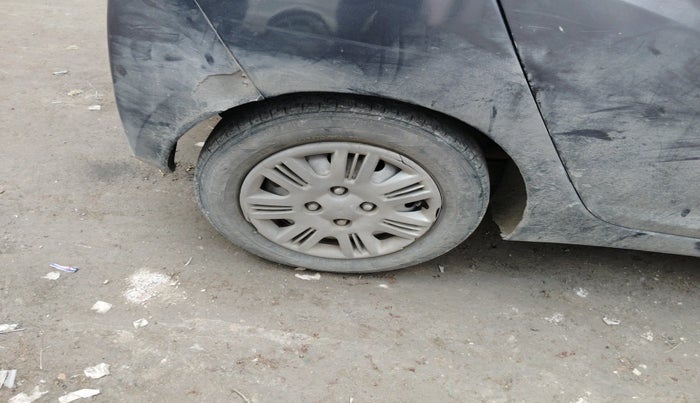 2018 Hyundai Eon ERA +, Petrol, Manual, 1,80,851 km, tyre