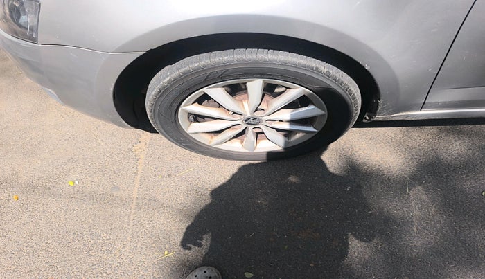 2013 Skoda Octavia AMBITION 2.0 TDI AT, Diesel, Automatic, 1,48,816 km, tyre