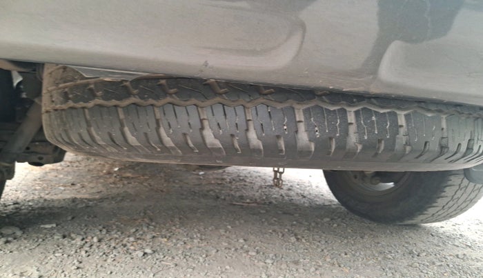 2014 Toyota Fortuner 3.0 4X2 AT, Diesel, Automatic, 3,91,307 km, tyre