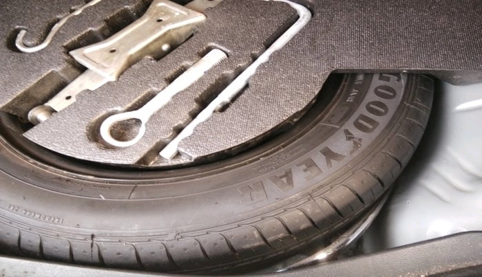 2022 Honda WR-V 1.2L I-VTEC VX MT, Petrol, Manual, 25,580 km, tyre