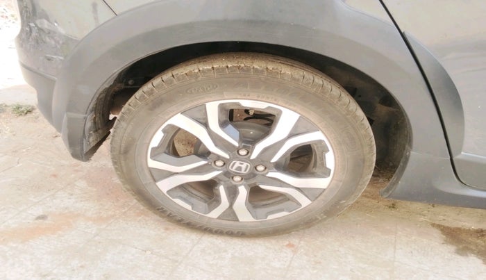 2022 Honda WR-V 1.2L I-VTEC VX MT, Petrol, Manual, 25,580 km, tyre