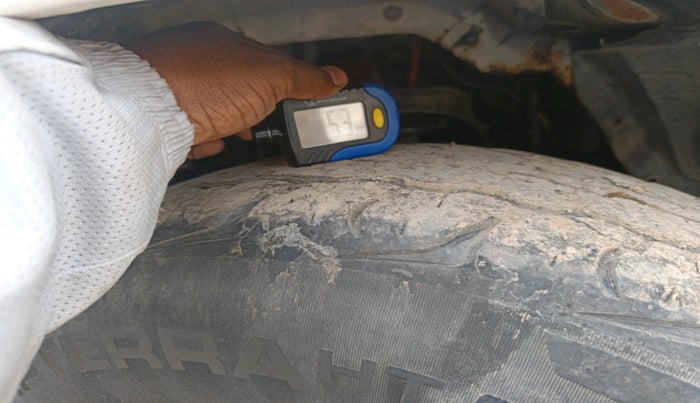 2017 Mahindra TUV300 T6 PLUS, Diesel, Manual, 1,08,528 km, tyre