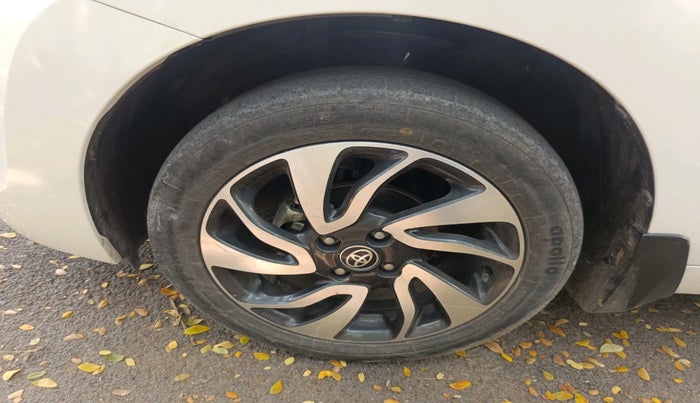 2020 Toyota Glanza V, Petrol, Manual, 50,014 km, tyre