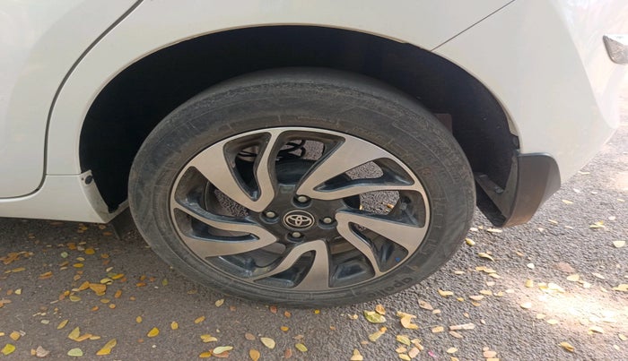 2020 Toyota Glanza V, Petrol, Manual, 50,014 km, tyre