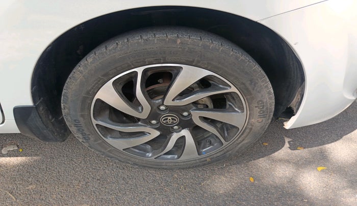 2020 Toyota Glanza V, Petrol, Manual, 50,014 km, tyre