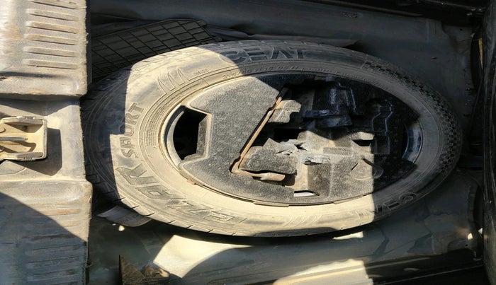 2016 Maruti Vitara Brezza ZDI PLUS DUAL TONE, Diesel, Manual, 1,55,600 km, tyre