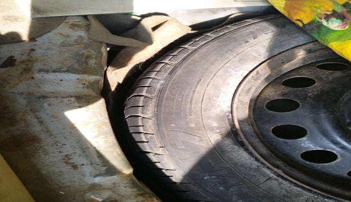 2015 Ford Figo Aspire TREND 1.2 PETROL, Petrol, Manual, 1,03,801 km, tyre