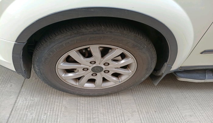 2020 Mahindra XUV500 W9, Diesel, Manual, 73,442 km, tyre