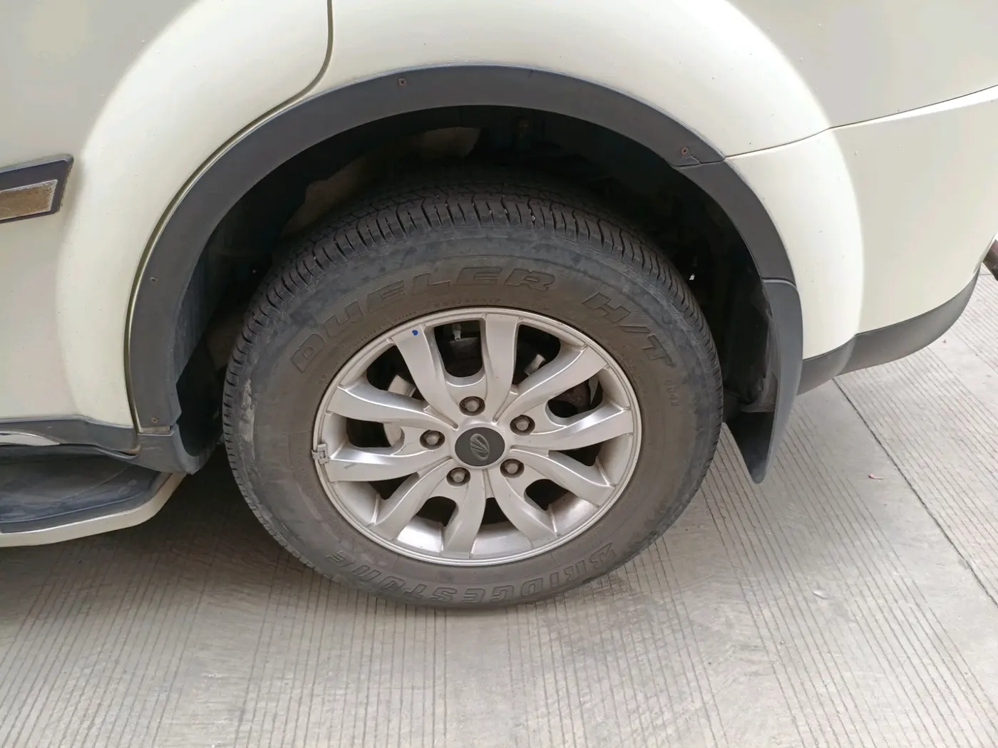 2020 Mahindra XUV500 W9, Diesel, Manual, 73,442 km, tyre