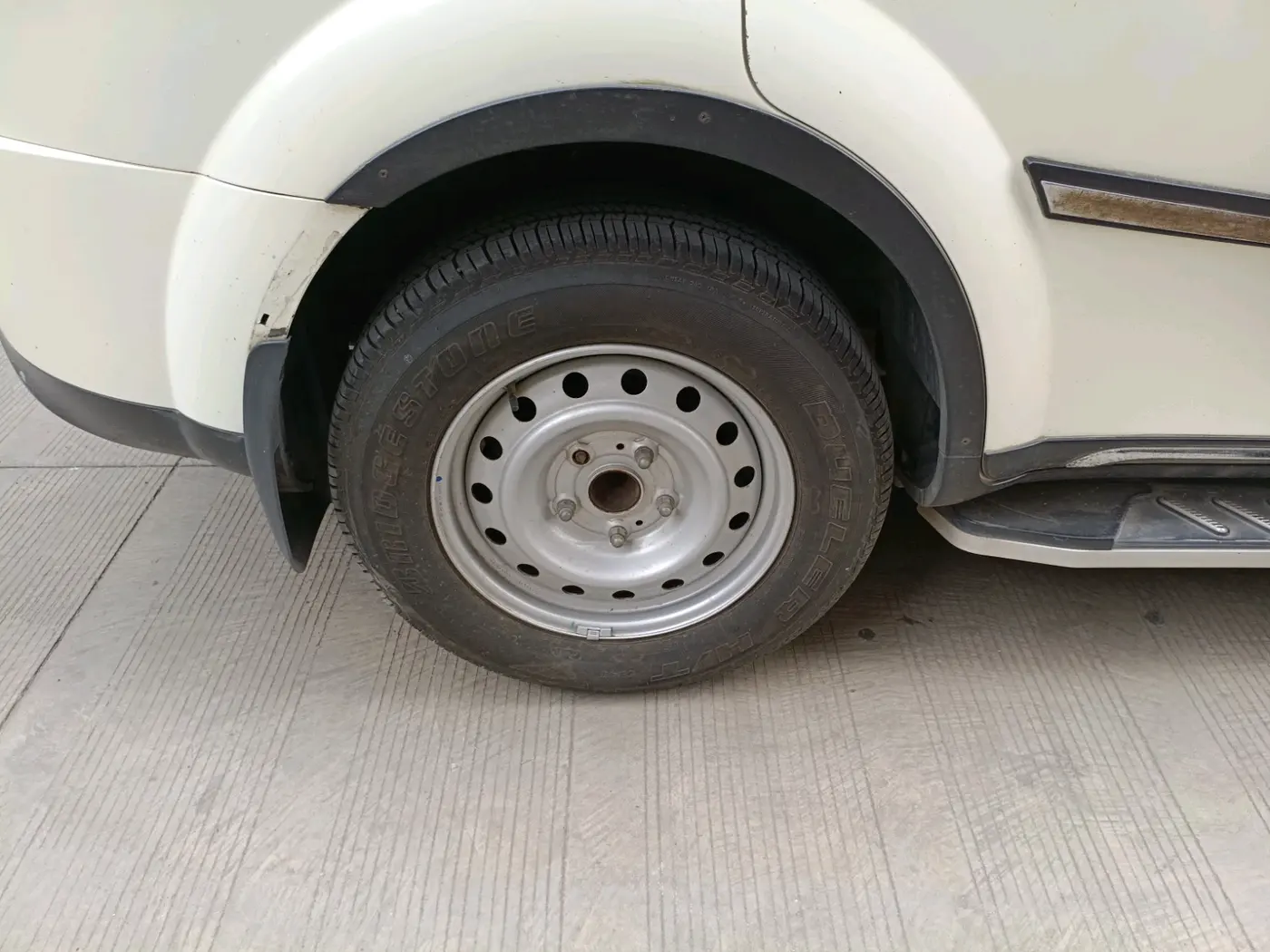 2020 Mahindra XUV500 W9, Diesel, Manual, 73,442 km, tyre