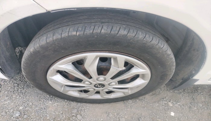 2015 Honda Amaze 1.5L I-DTEC S, Diesel, Manual, 1,35,287 km, tyre