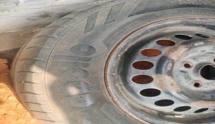 2015 Honda Amaze 1.5L I-DTEC S, Diesel, Manual, 1,35,287 km, tyre