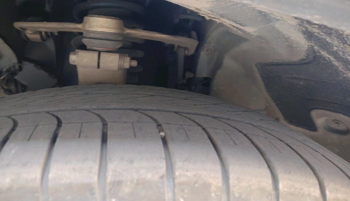 2014 BMW X5 XDRIVE 30 D, Diesel, Automatic, 1,37,281 km, tyre