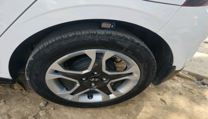 2024 Hyundai NEW I20 Sportz (O) 1.2 IVT, Petrol, Automatic, 17,315 km, tyre