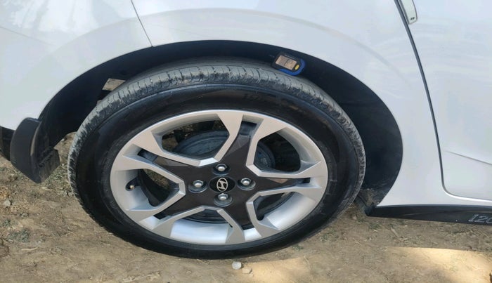 2024 Hyundai NEW I20 Sportz (O) 1.2 IVT, Petrol, Automatic, 17,315 km, tyre