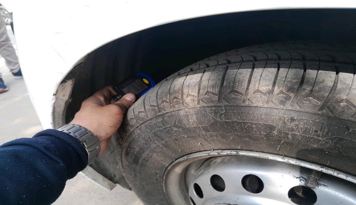 2021 Tata ALTROZ XE PETROL, Petrol, Manual, 75,145 km, tyre