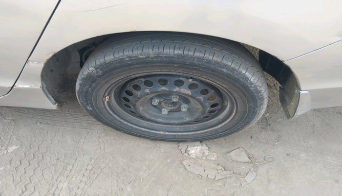 2014 Honda City 1.5L I-VTEC SV, Petrol, Manual, 1,03,319 km, tyre