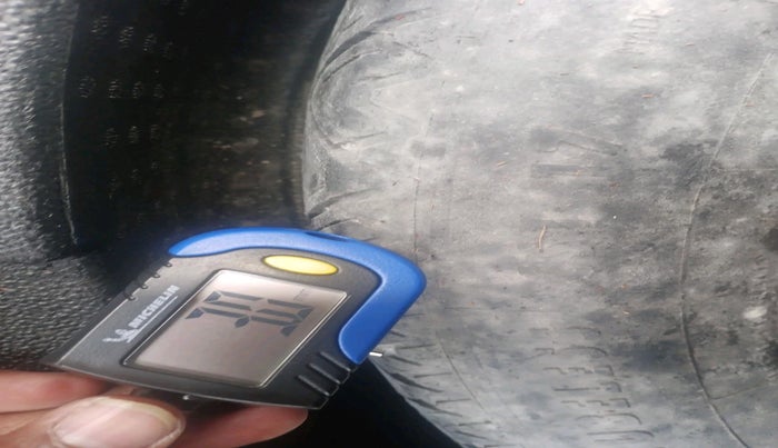 2013 Audi Q3 2.0 TDI QUATTRO, Diesel, Automatic, 1,83,873 km, tyre