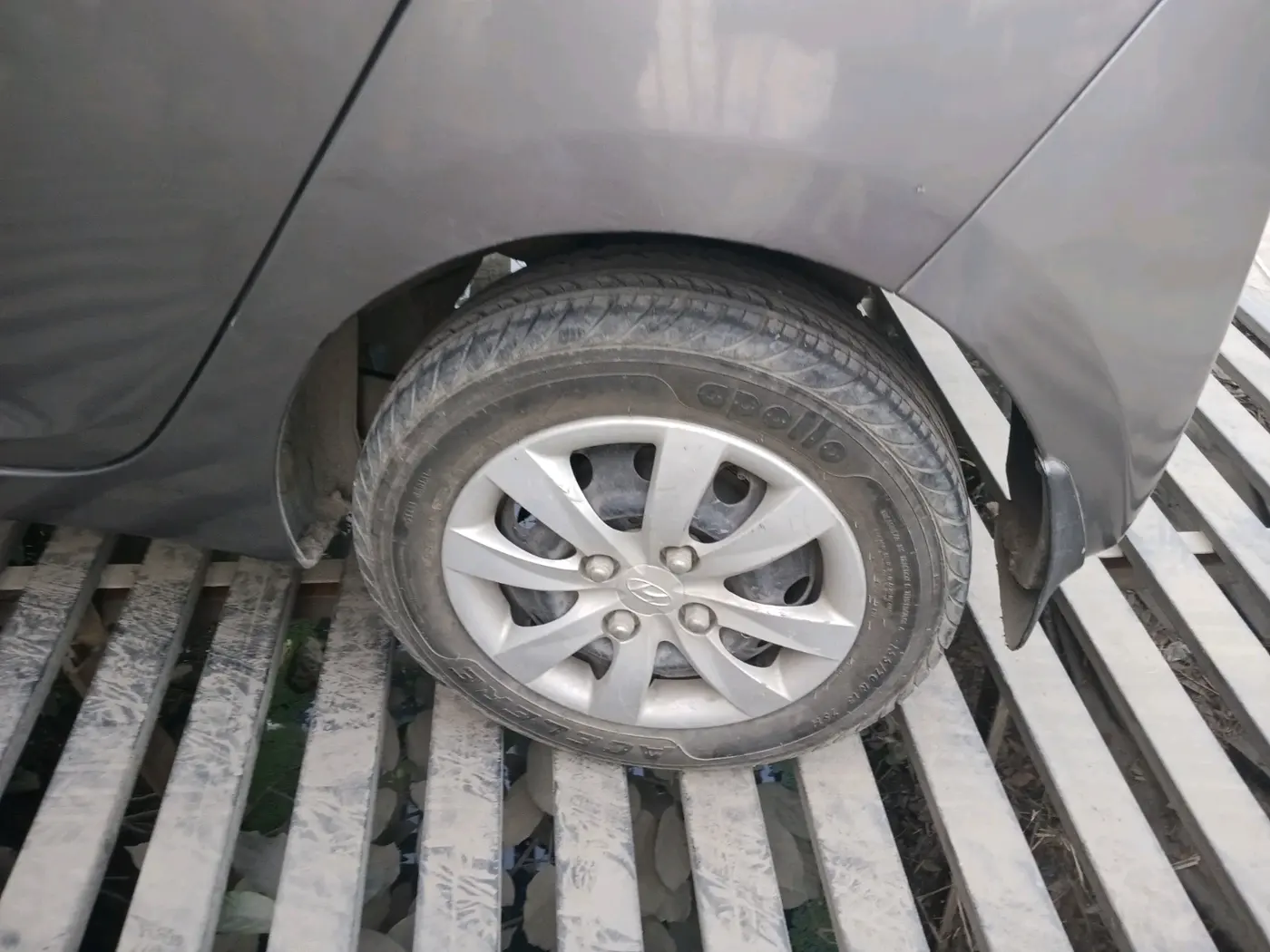 2013 Hyundai Eon MAGNA +, Petrol, Manual, 39,927 km, tyre