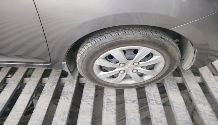 2013 Hyundai Eon MAGNA +, Petrol, Manual, 39,927 km, tyre