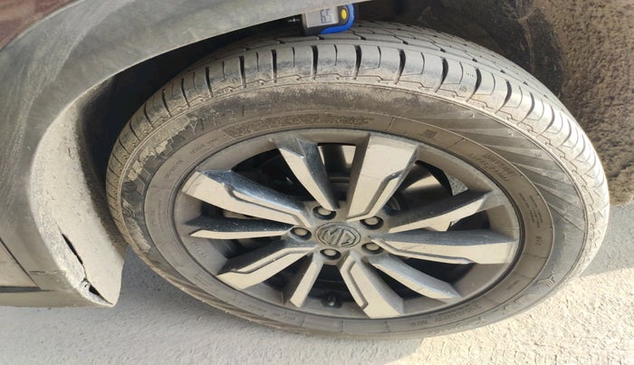 2019 MG HECTOR SHARP 2.0 DIESEL, Diesel, Manual, 1,06,853 km, tyre