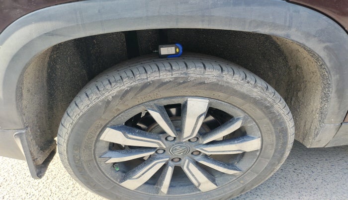 2019 MG HECTOR SHARP 2.0 DIESEL, Diesel, Manual, 1,06,853 km, tyre